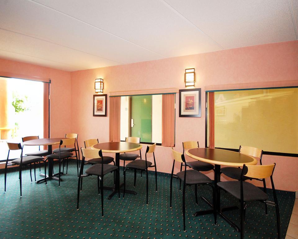 Quality Inn Selma - Smithfield Екстериор снимка