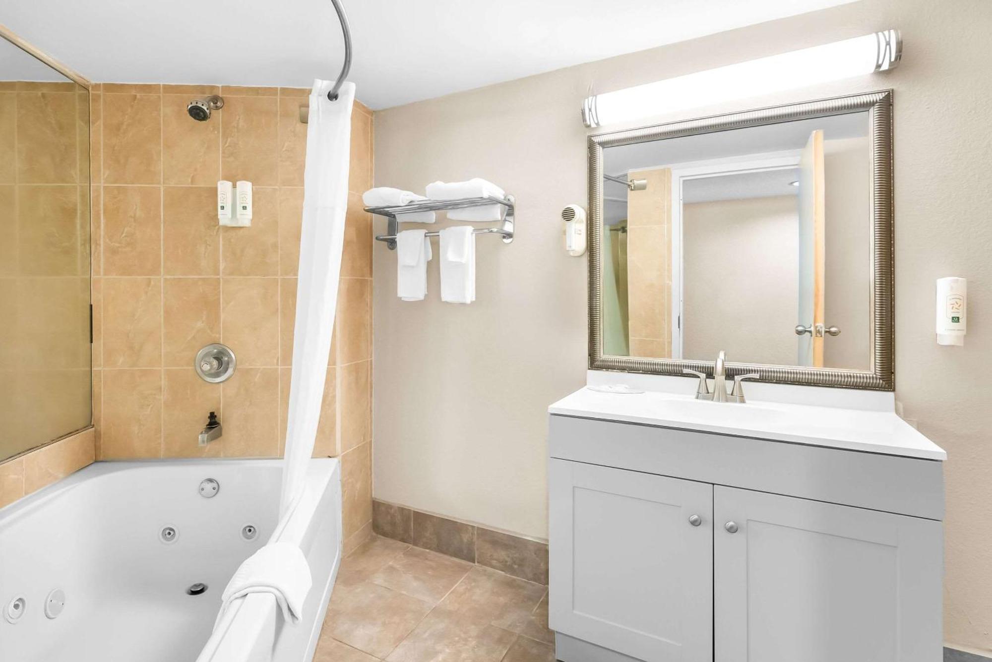 Quality Inn Selma - Smithfield Екстериор снимка